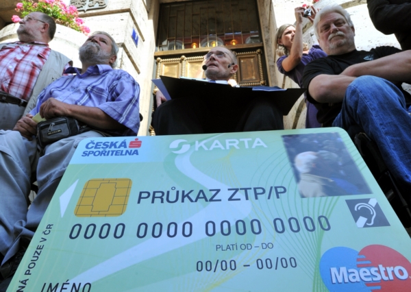 Úřady práce by do konce roku mohly rozdat milion karet.