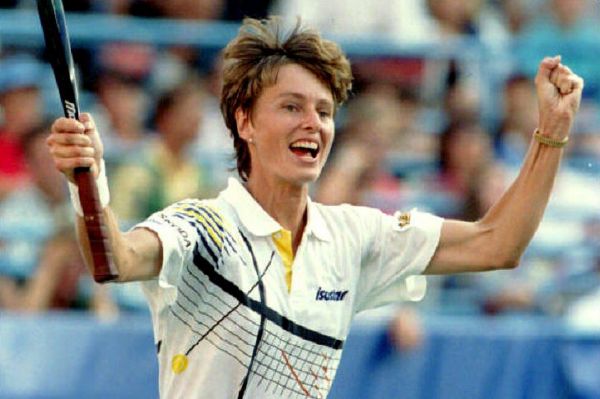 Vítězka 14 grandslamových titulů ve čtyřhře a mixu Helena Suková byla spolu s bývalou světovou jedničkou Martinou Hingisovou ze Švýcarska a Němcem Michaelem Stichem nominována do tenisové Síně slávy v Newportu. 