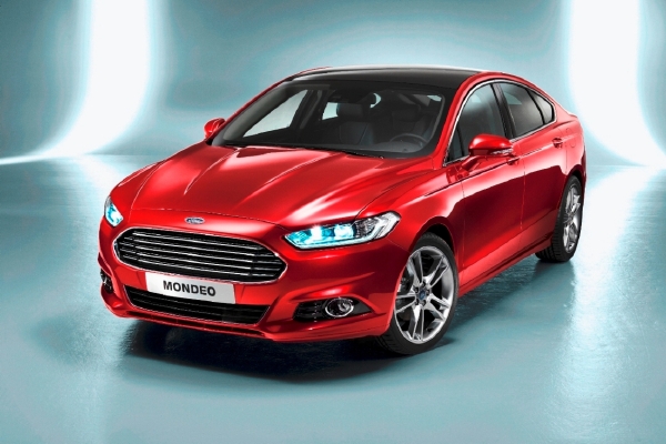 Mezi novinkami bude i přepracovaný Ford Mondeo.