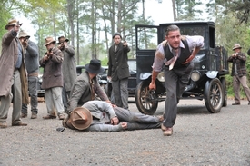 Druhé místo si drží Shia LaBeouf v Lawless.