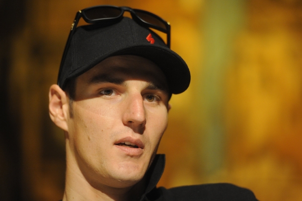 Olympijský vítěz biker Jaroslav Kulhavý investuje odměny, které dostal za svůj londýnský triumf, do dostavby svého domu a na rozjetí vlastního projektu na podporu mládeže. Olympijský vítěz biker Jaroslav Kulhavý investuje odměny, které dostal za svůj londýnský triumf, do dostavby svého domu a na rozjetí vlastního projektu na podporu mládeže.