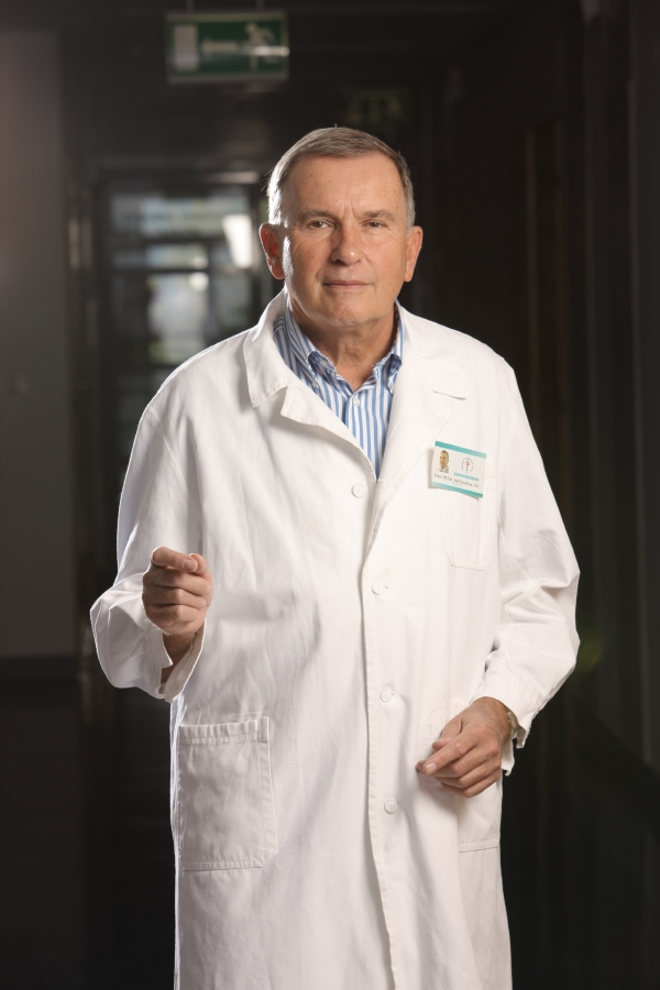 Předseda České onkologické společnosti profesor Jiří Vorlíček.