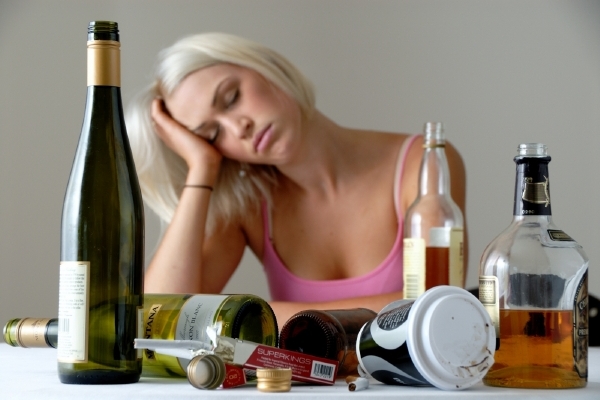 Kvůli nadmíře alkoholu mohou prý lidé být stiženi mrtvicí v mladším věku.