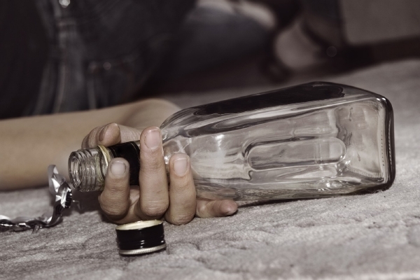 Otrava alkoholem zásadním způsobem ohrožuje lidský život. Co o tomto nebezpečí víte?