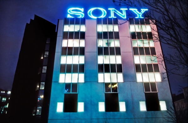Sony poskytne firmě Olympus finanční injekci výměnou za podíl ve společnosti.