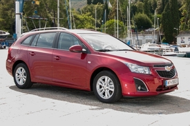 Oblíbený model Chevrolet Cruze má i karosářskou verzi kombi.