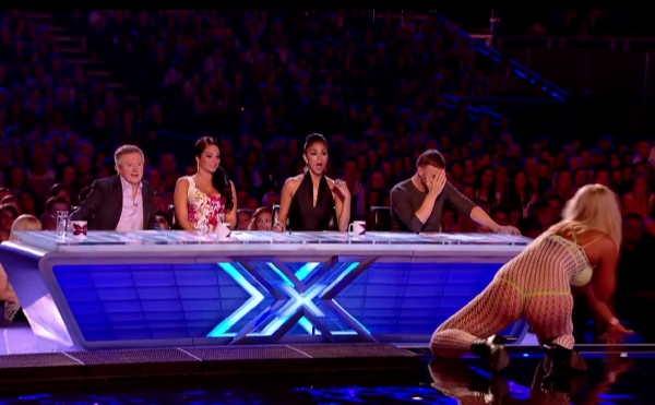 Vystoupení Lorny Blissové v britské verzi show X Factor. 