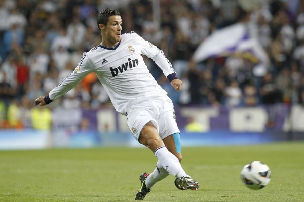 Ronaldo s míčem. Ronaldo s míčem.