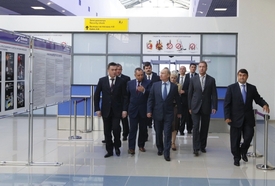 Nový terminál vladivostockého letiště byl postaven pro zářijový summit států APEC, prohlédl si ho tak i Vladimir Putin.