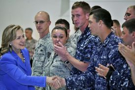 Šéfka americké diplomacie Clintonová je rozladěná z nevděku Libyjců.