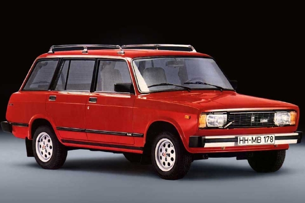 Takřka třicet let se vyráběl kombík Lada 2104.