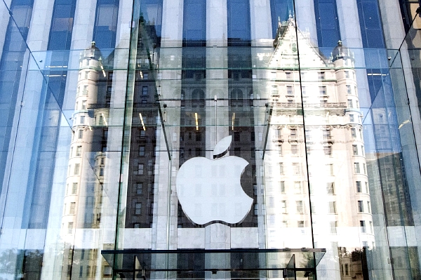 Apple oznámil, že během prvních 24 hodiny obdržel přes dva miliony objednávek nového iPhonu5 (ilustrační foto). Apple oznámil, že během prvních 24 hodiny obdržel přes dva miliony objednávek nového iPhonu5 (ilustrační foto).