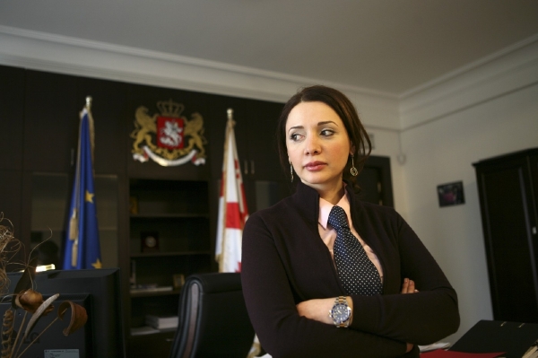 Skandál ukončil kariéru ministryně pro správu věznic Chatuny Kalmachelidzeové.