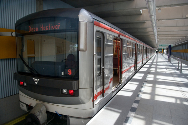 Linka A pražského metra se na konci září na víkend zastaví.