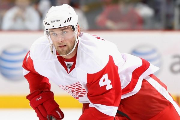 Hokejisty mistrovských Pardubic posílí při výluce v NHL po útočníkovi Aleši Hemském z Edmontonu také obránce Jakub Kindl z Detroitu.