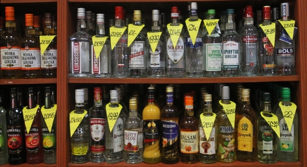 Metanolová aféra trvá a stále v ní umírají lidé. Metanolová aféra trvá a stále v ní umírají lidé.