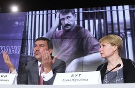 Tisková konference o snahách o návrat Buta do Ruska v červnu v Moskvě. 