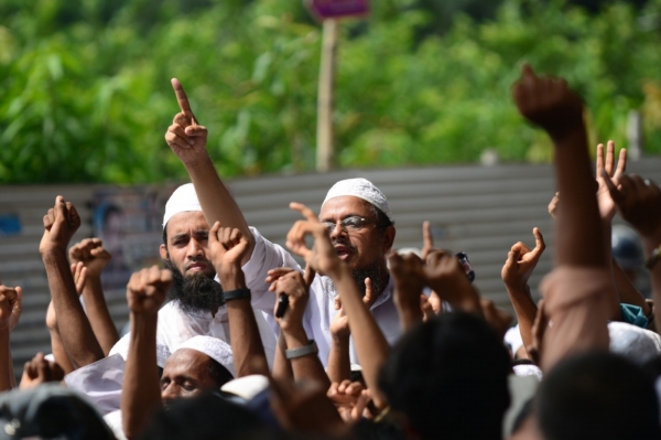 Protesty proti filmu o Mohamedovi. Protesty proti filmu o Mohamedovi.