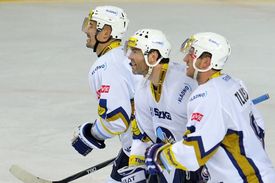 Elitní útočná formace Kladna - zleva Tomáš Plekanec, Jaromír Jágr a Jiří Tlusty.