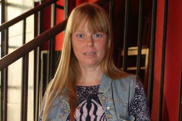 Lenka Holas Kořínková nabízí netradiční kursy angličtiny. Lenka Holas Kořínková nabízí netradiční kursy angličtiny.