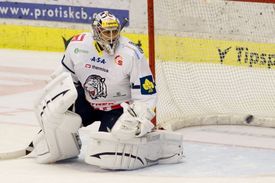 Ondřej Pavelec zůstává za očekáváním.