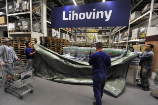 Výrobci lihovin i obchodníci mají kvůli prohibici obrovské ztráty. 