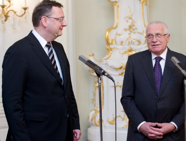 Premiér Petr Nečas a prezident Václav Klaus.