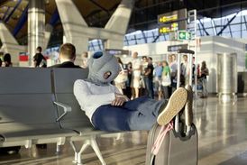 Na letiště je Ostrich Pillow ideální.