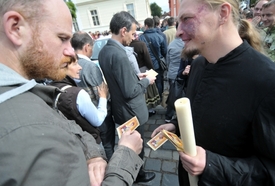 Na akci na sebe upozornili i recesisté požadující svatořečení prezidenta Václava Klause.