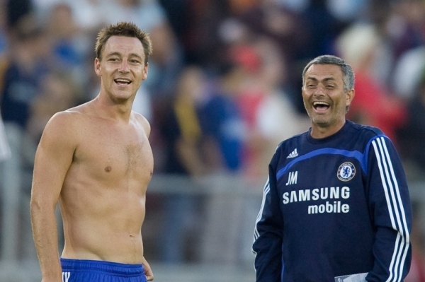 John Terry (vlevo) měl s Mourinhem vždy výborný vztah. John Terry (vlevo) měl s Mourinhem vždy výborný vztah.