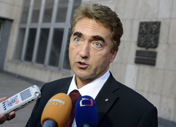 Šéf Útvaru na ochranu prezidenta Jiří Sklenka. Šéf Útvaru na ochranu prezidenta Jiří Sklenka.