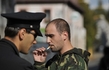 Střelec se do rukou policie dostal až později, stihl dokonce poskytnout rozhovor několika novinářům.