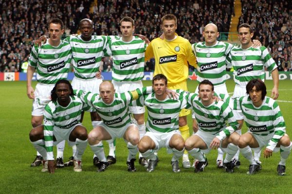 E.Sno ještě v dresu Celticu. Dolní řada, první zleva. E.Sno ještě v dresu Celticu. Dolní řada, první zleva.