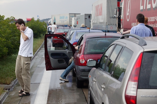 Šéfe, sorry, nestíhám. Od jara ucpou "dé jedničku" pekelné kolony. Šéfe, sorry, nestíhám. Od jara ucpou "dé jedničku" pekelné kolony.