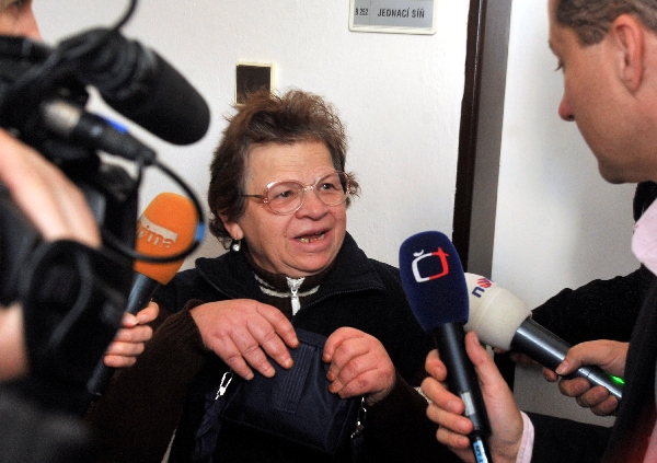 Před Krajským soudem v Ostravě stanula 1. října Marie Jopková obžalovaná z týrání svěřené osoby. Před Krajským soudem v Ostravě stanula 1. října Marie Jopková obžalovaná z týrání svěřené osoby.