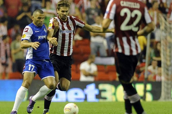 Llorente uniká obránci Kiryat Shmony. Llorente uniká obránci Kiryat Shmony.