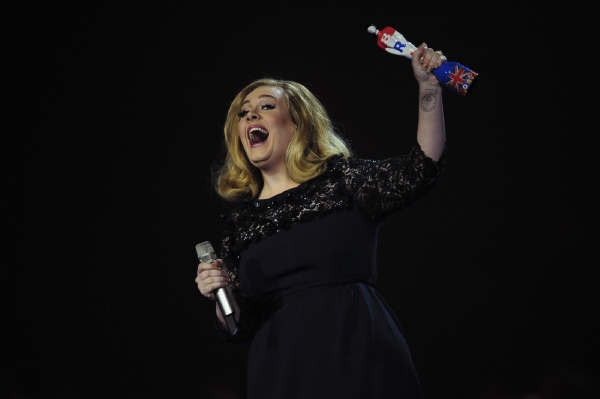 Zpěvačka Adele je držitelkou britské ceny Album roku 2012.