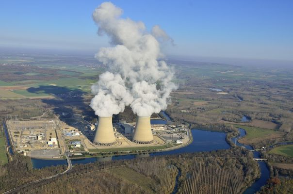Testy odhalily bezpečnostní nedostatky ve francouzských jaderných elektrárnách. Na snímku elektrárna v Nogent-sur-Seine.