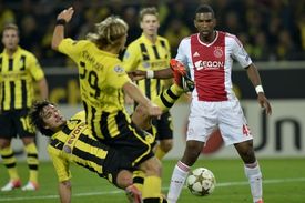 Ryan Babel (vpravo) prohře Ajaxu na hřišti Dortmundu nezabránil. Ryan Babel (vpravo) prohře Ajaxu na hřišti Dortmundu nezabránil.