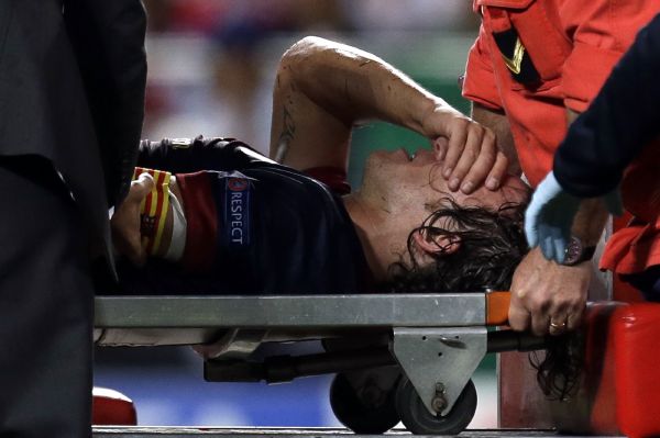 Sotva se obránce Carles Puyol vrátil do sestavy Barcelony po problémech s kolenem, je opět na marodce. 