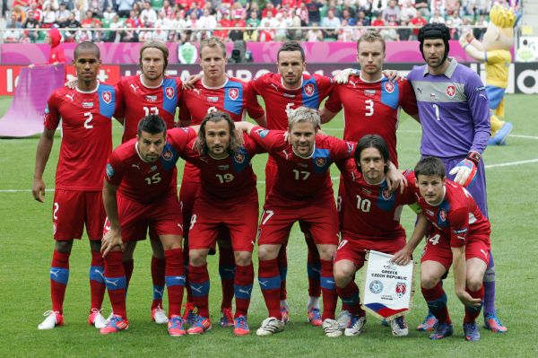 Čeští fotbalisté si v novém vydání žebříčku FIFA o tři místa pohoršili a klesli na 22. příčku. 