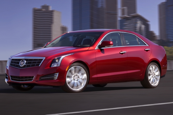Jedním z exponátů pařížského autosalonu byl i Cadillac ATS modelového roku 2013.