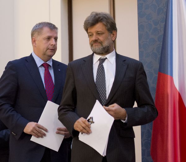 Ministr vnitra Jan Kubice (vpravo). Ministr vnitra Jan Kubice (vpravo).
