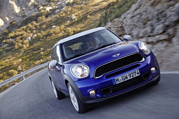 Mini Paceman vypadá ostře. A ostré také je.