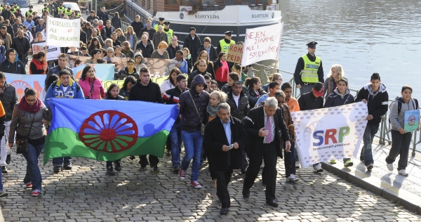 Prahou prošel první pochod romské hrdosti Roma Pride.