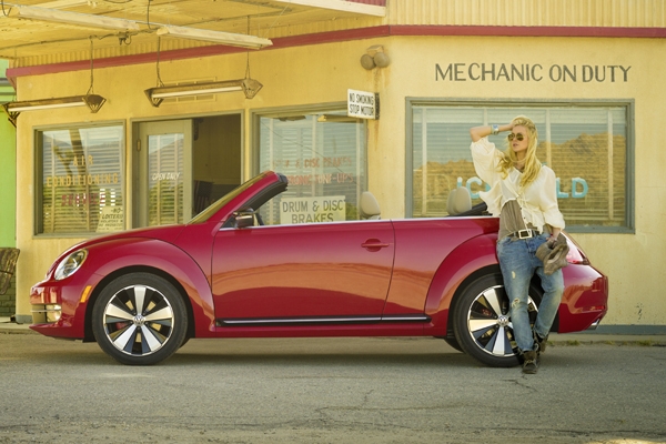 Nový VW Beetle Cabriolet je třetím vydáním vozu se stahovací střechou.