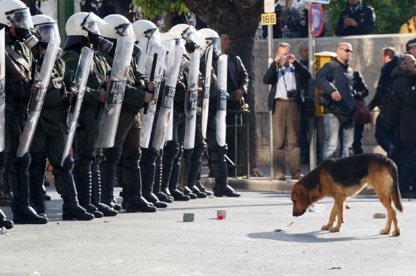 V centru Athén má být rozmístěno na 6500 policistů a příslušníků pořádkových jednotek.