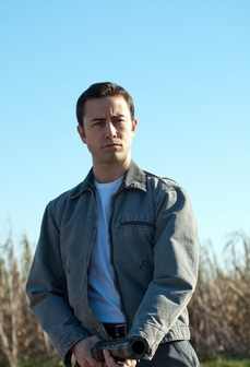 Joseph Gordon-Levitt jako nájemný vrah.