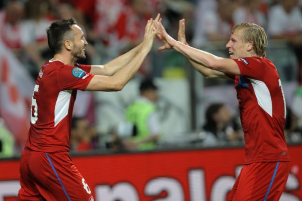 František Rajtoral (vpravo) se raduje s Tomášem Sivokem.