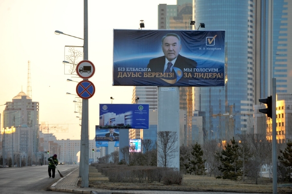 Kazachstánu vládne Nursultan Nazarbajev.